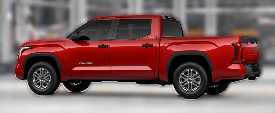 Toyota Tundra 4WD SR5 CrewMax 5.5' Bed (Natl) 2026 — side view