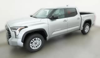 Toyota Tundra 4WD SR5 CrewMax 5.5' Bed (Natl)