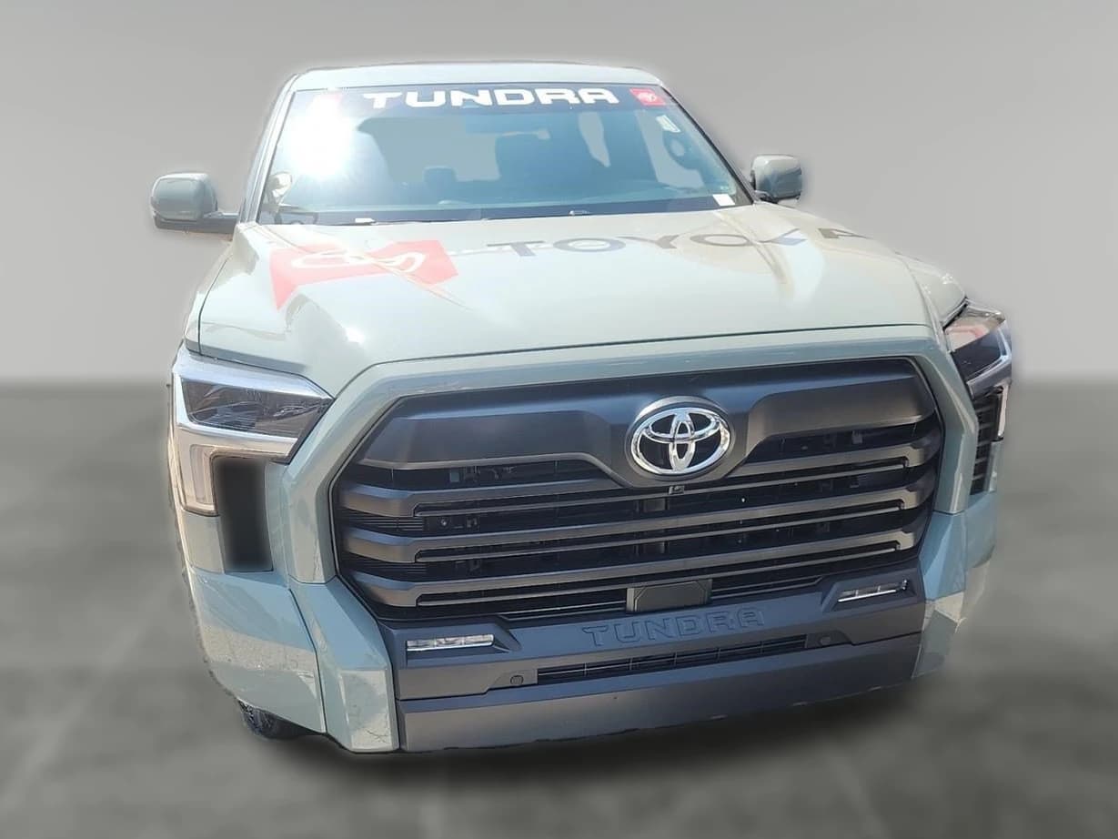 Toyota Tundra 4WD SR5 CrewMax 5.5' Bed (Natl) 2026 — side view