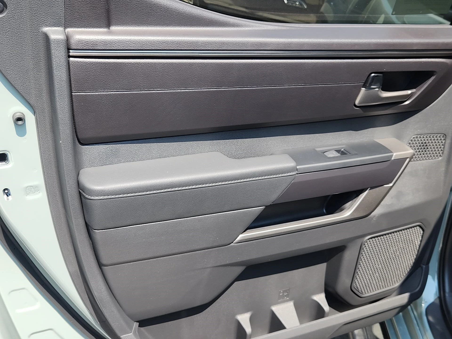 Toyota Tundra 4WD SR5 CrewMax 5.5' Bed (Natl) 2026 — side view
