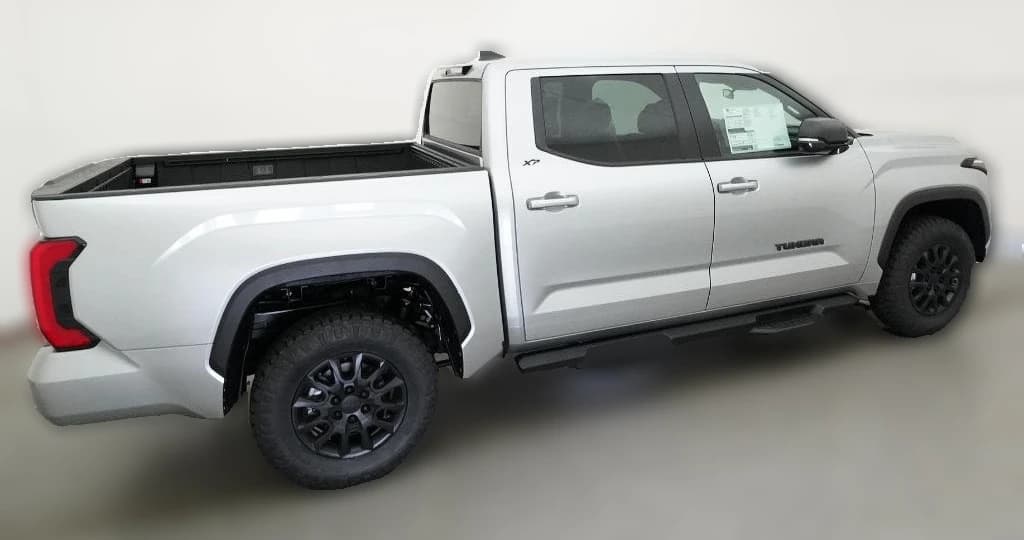 Toyota Tundra 4WD SR5 CrewMax 5.5' Bed (Natl) 2026 — side view