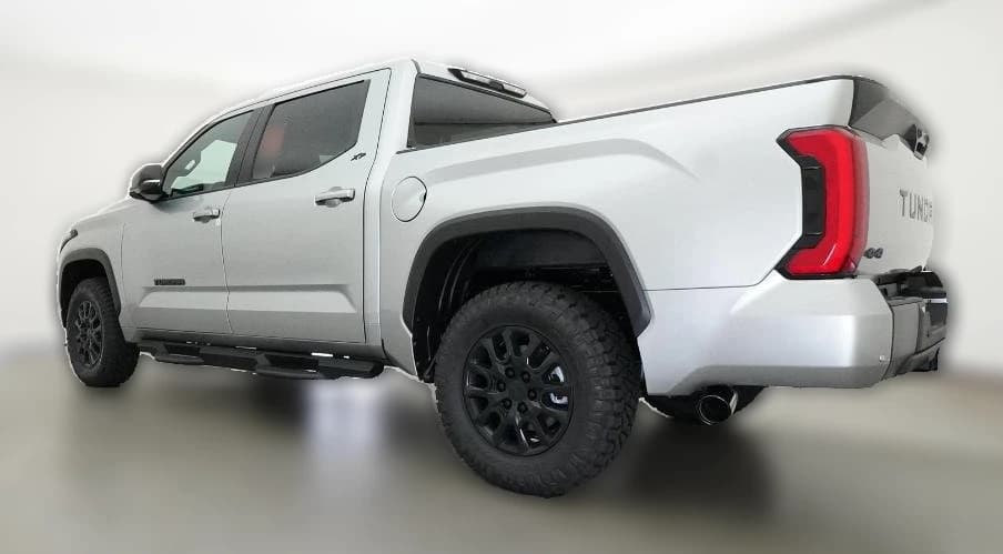 Toyota Tundra 4WD SR5 CrewMax 5.5' Bed (Natl) 2026 — side view