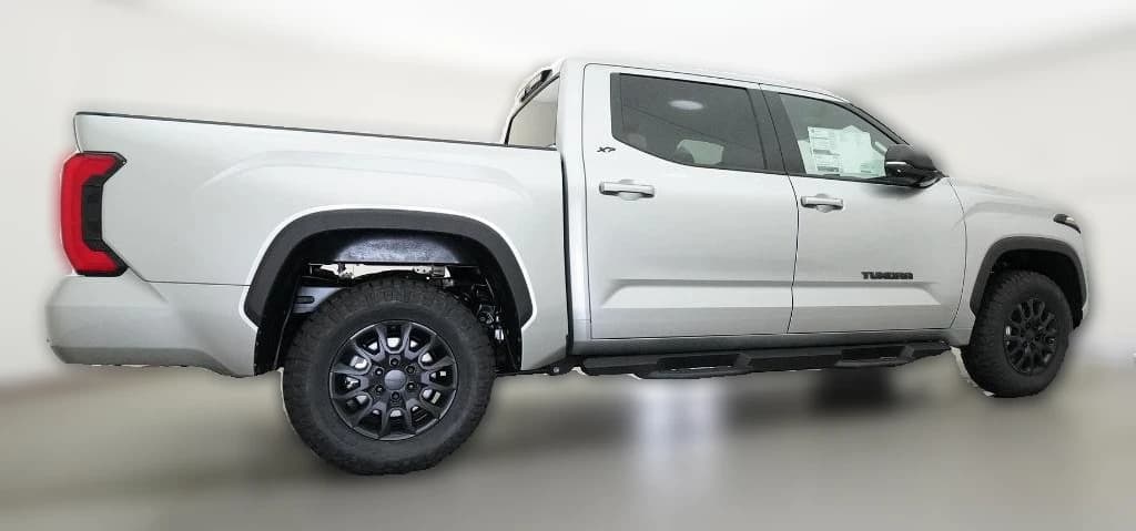 Toyota Tundra 4WD SR5 CrewMax 5.5' Bed (Natl) 2026 — side view