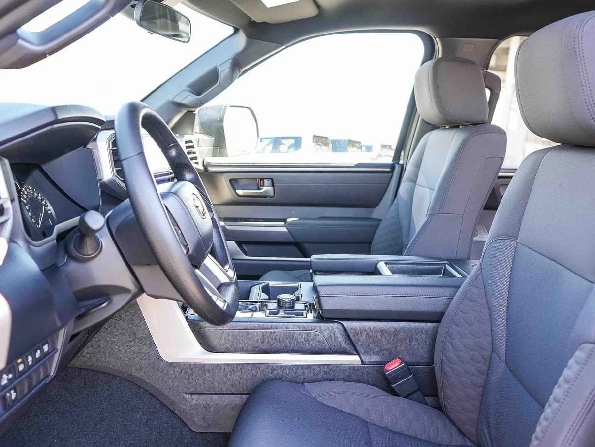 Toyota Tundra 4WD SR5 CrewMax 5.5' Bed (Natl) 2026 — side view