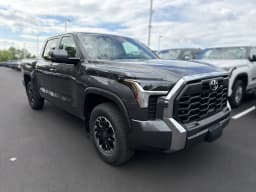Toyota Tundra 4WD SR5 CrewMax 5.5' Bed (Natl) 2026 — side view