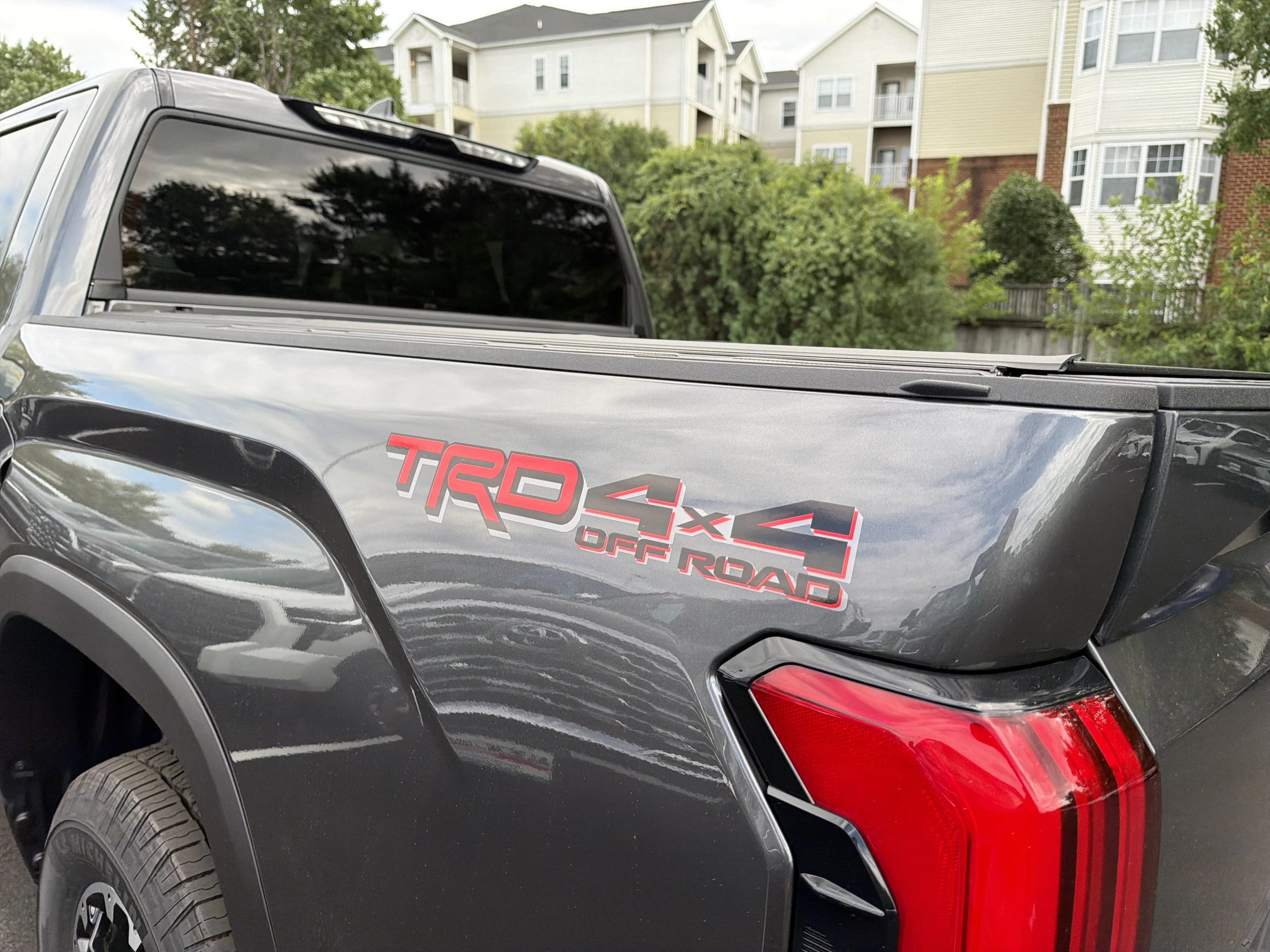 Toyota Tundra 4WD SR5 CrewMax 5.5' Bed (Natl) 2026 — side view