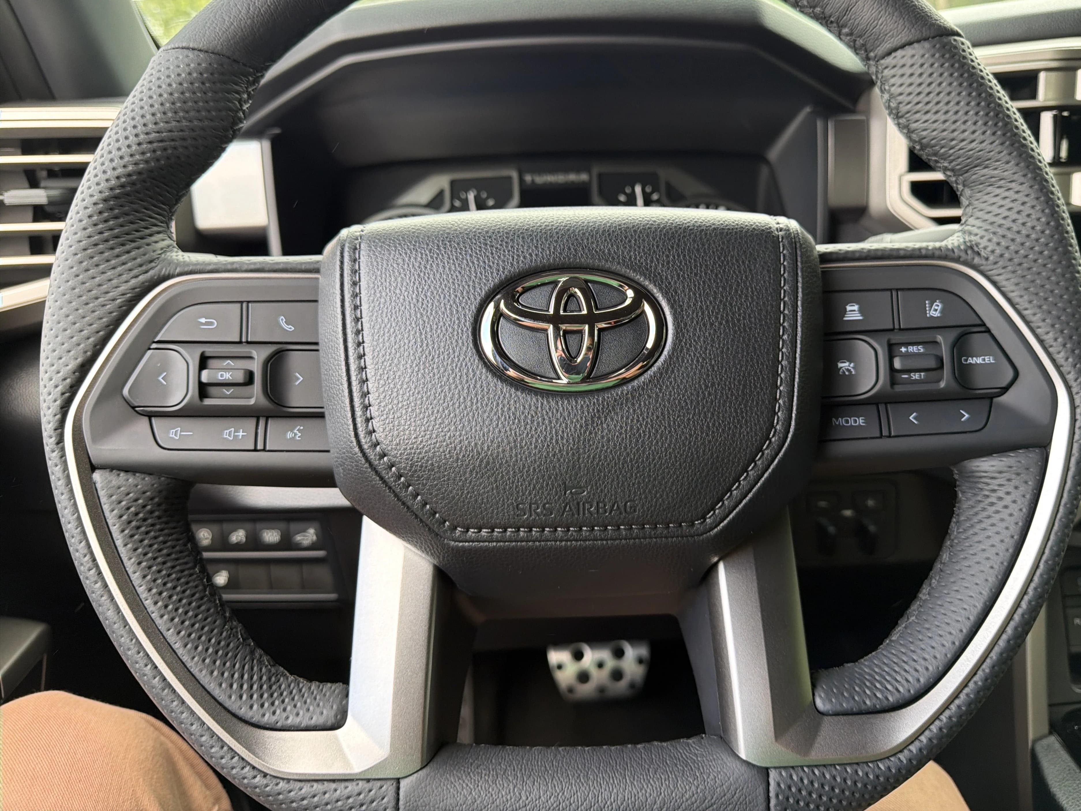 Toyota Tundra 4WD SR5 CrewMax 5.5' Bed (Natl) 2026 — side view