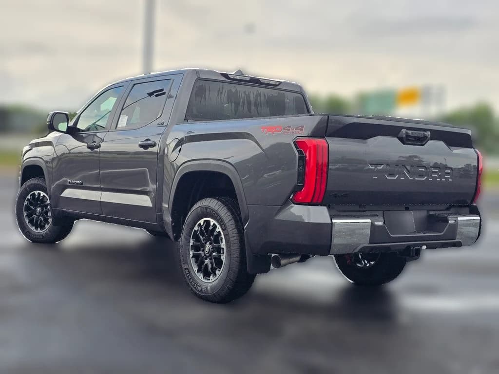Toyota Tundra 4WD SR5 CrewMax 5.5' Bed (Natl) 2026 — side view