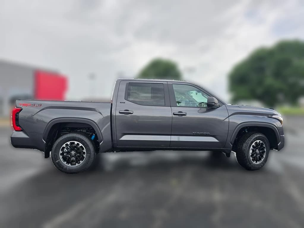 Toyota Tundra 4WD SR5 CrewMax 5.5' Bed (Natl) 2026 — side view