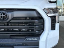 Toyota Tundra 4WD SR5 CrewMax 5.5' Bed (Natl) 2026 — side view