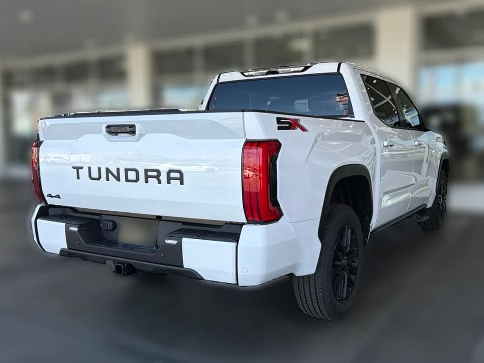 Toyota Tundra 4WD SR5 CrewMax 5.5' Bed (Natl) 2026 — side view
