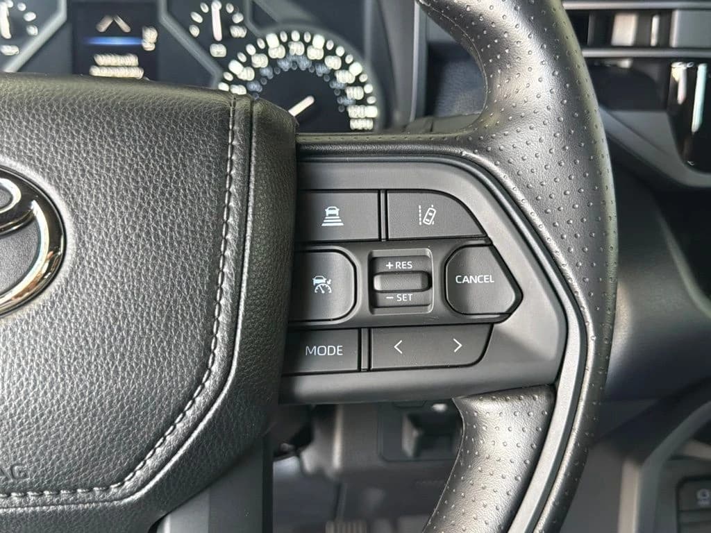Toyota Tundra 4WD SR5 CrewMax 5.5' Bed (Natl) 2026 — side view