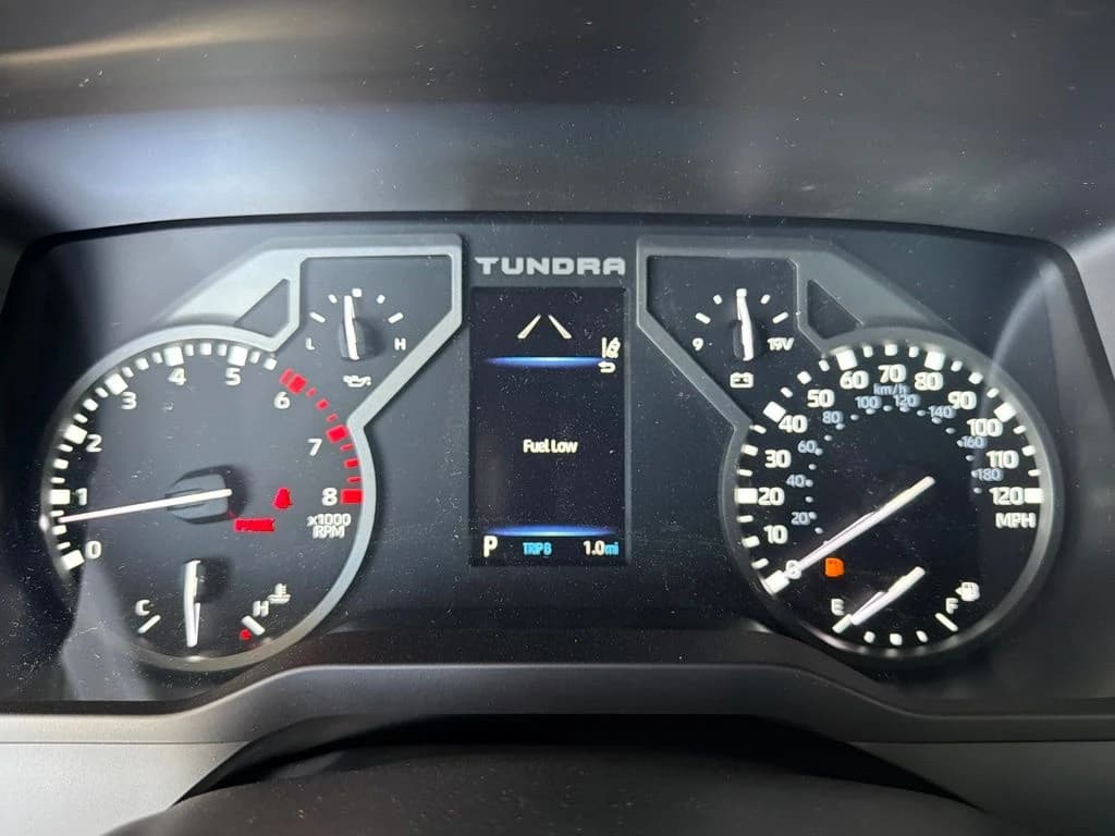 Toyota Tundra 4WD SR5 CrewMax 5.5' Bed (Natl) 2026 — side view