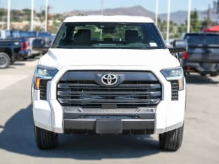 Toyota Tundra 4WD SR5 CrewMax 5.5' Bed (Natl)