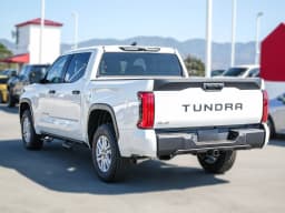 Toyota Tundra 4WD SR5 CrewMax 5.5' Bed (Natl) 2026 — side view