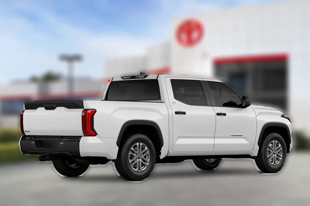 Toyota Tundra 4WD SR5 CrewMax 5.5' Bed (Natl) 2026 — side view