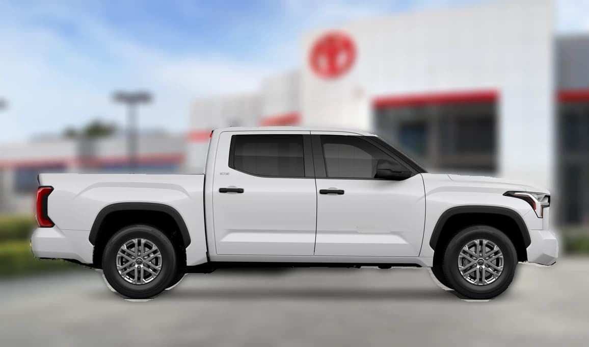 Toyota Tundra 4WD SR5 CrewMax 5.5' Bed (Natl) 2026 — side view