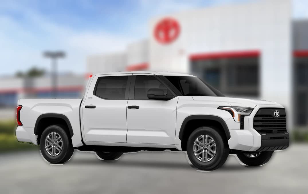 Toyota Tundra 4WD SR5 CrewMax 5.5' Bed (Natl) 2026 — side view