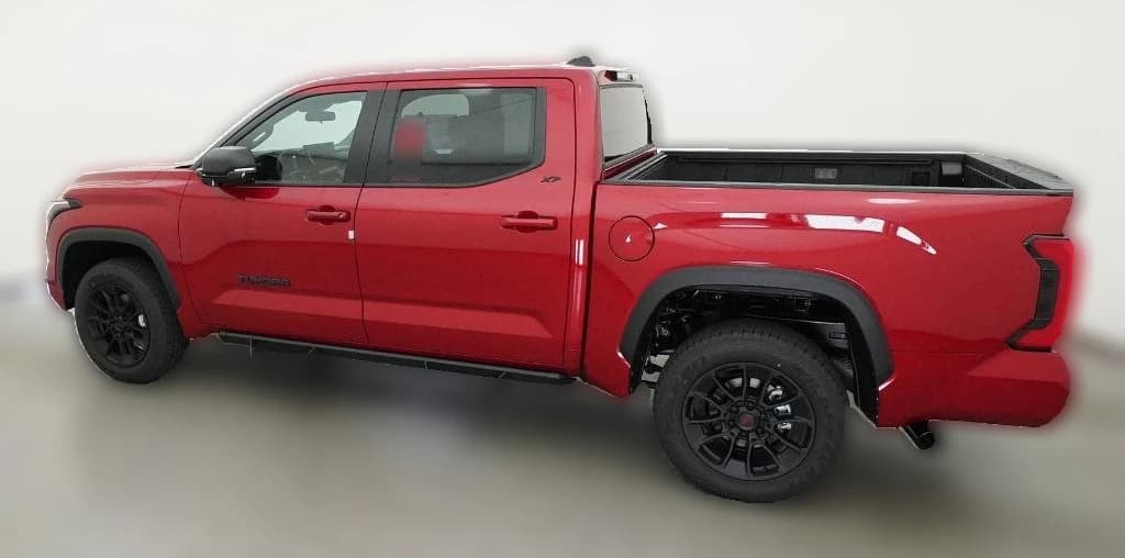 Toyota Tundra 4WD SR5 CrewMax 5.5' Bed (Natl) 2026 — side view