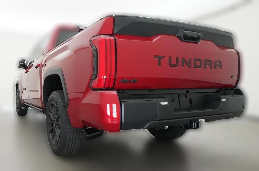 Toyota Tundra 4WD SR5 CrewMax 5.5' Bed (Natl) 2026 — side view