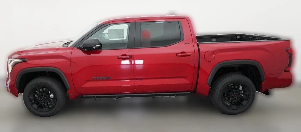 Toyota Tundra 4WD SR5 CrewMax 5.5' Bed (Natl) 2026 — side view