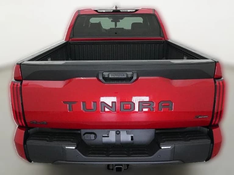 Toyota Tundra 4WD SR5 CrewMax 5.5' Bed (Natl) 2026 — side view