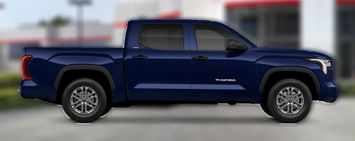 Toyota Tundra 4WD SR5 CrewMax 5.5' Bed (Natl) 2026 — side view