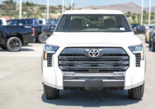 Toyota Tundra 4WD SR5 CrewMax 5.5' Bed (Natl)