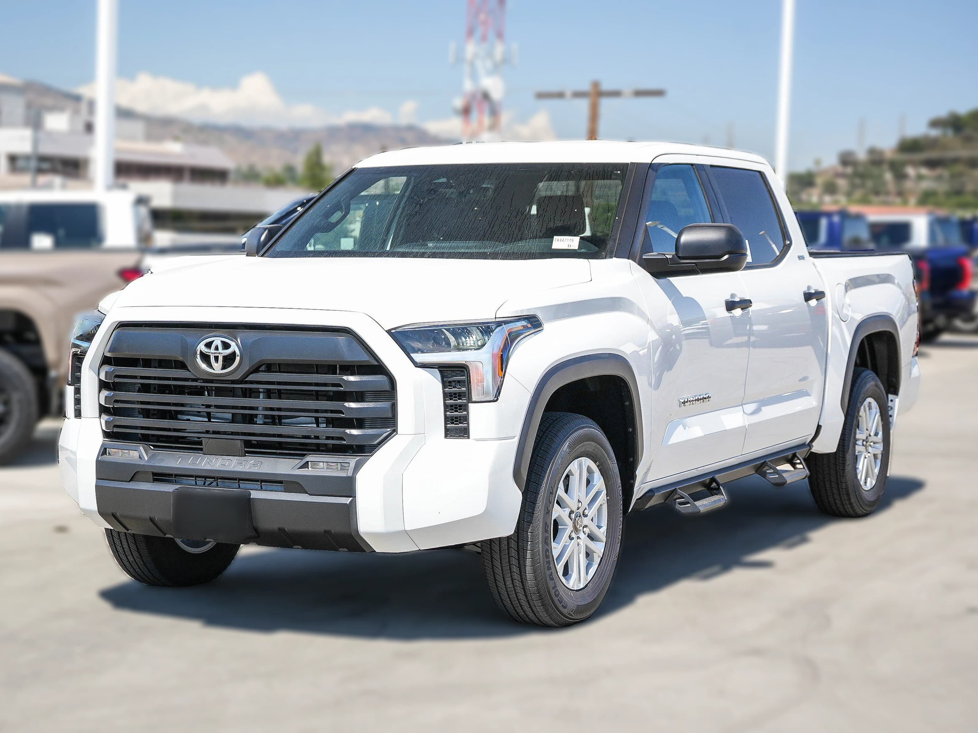 Toyota Tundra 4WD SR5 CrewMax 5.5' Bed (Natl) 2026 — side view