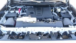 Toyota Tundra 4WD SR5 CrewMax 5.5' Bed (Natl) 2026 — side view