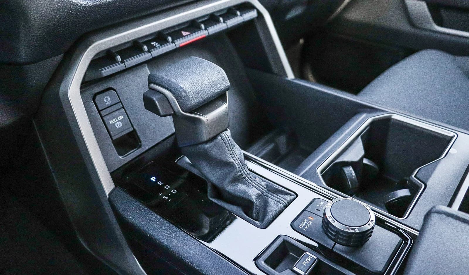 Toyota Tundra 4WD SR5 CrewMax 5.5' Bed (Natl) 2026 — side view