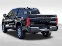 Toyota Tundra 4WD SR5 CrewMax 5.5' Bed (Natl) 2026 — side view