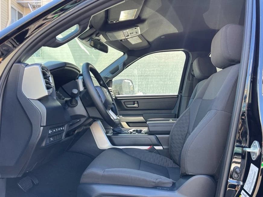 Toyota Tundra 4WD SR5 CrewMax 5.5' Bed (Natl) 2026 — side view