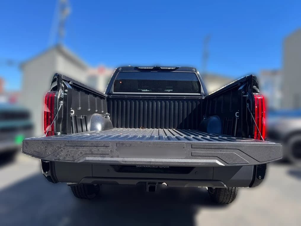 Toyota Tundra 4WD SR5 CrewMax 5.5' Bed (Natl) 2026 — side view