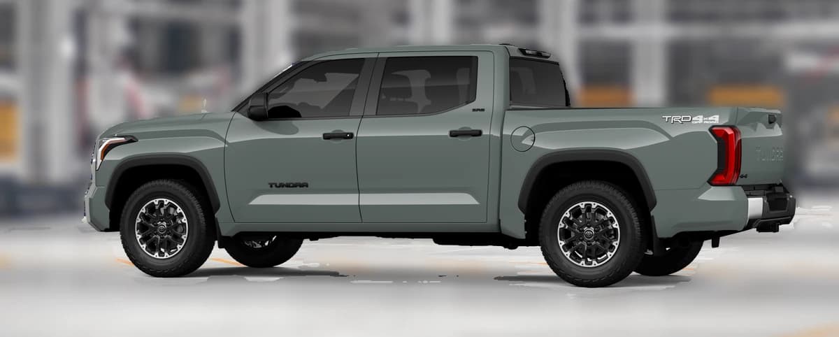 Toyota Tundra 4WD SR5 CrewMax 5.5' Bed (Natl) 2026 — side view