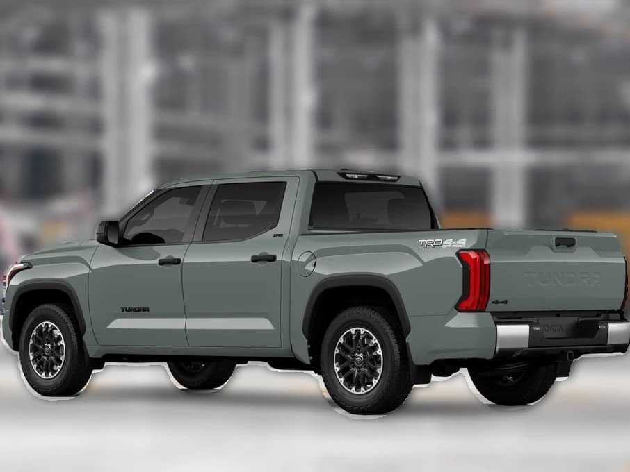 Toyota Tundra 4WD SR5 CrewMax 5.5' Bed (Natl) 2026 — side view
