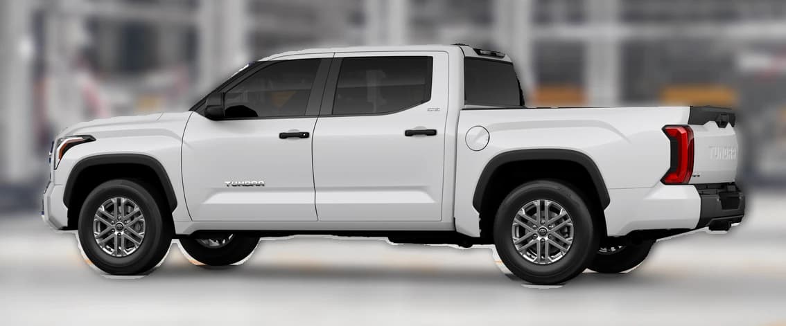 Toyota Tundra 4WD SR5 CrewMax 5.5' Bed (Natl) 2026 — side view
