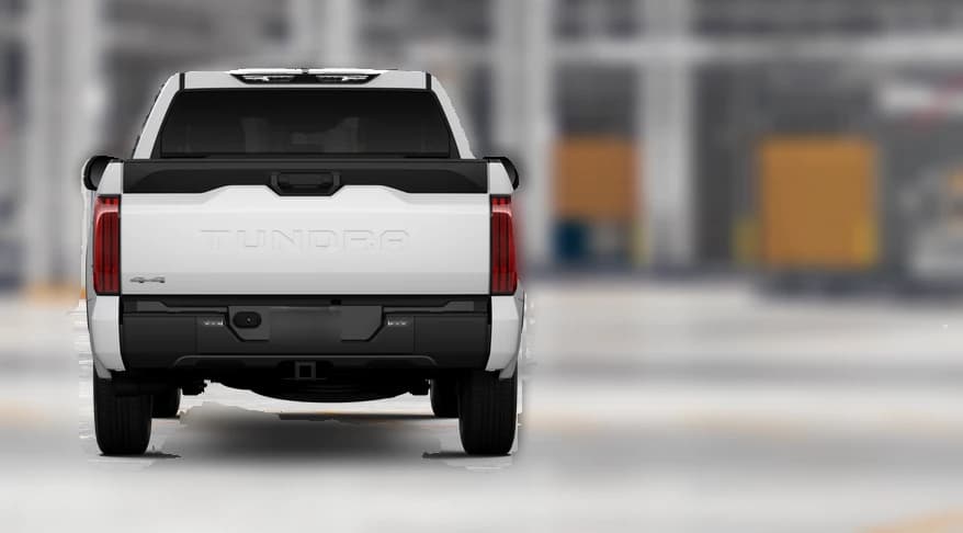 Toyota Tundra 4WD SR5 CrewMax 5.5' Bed (Natl) 2026 — side view