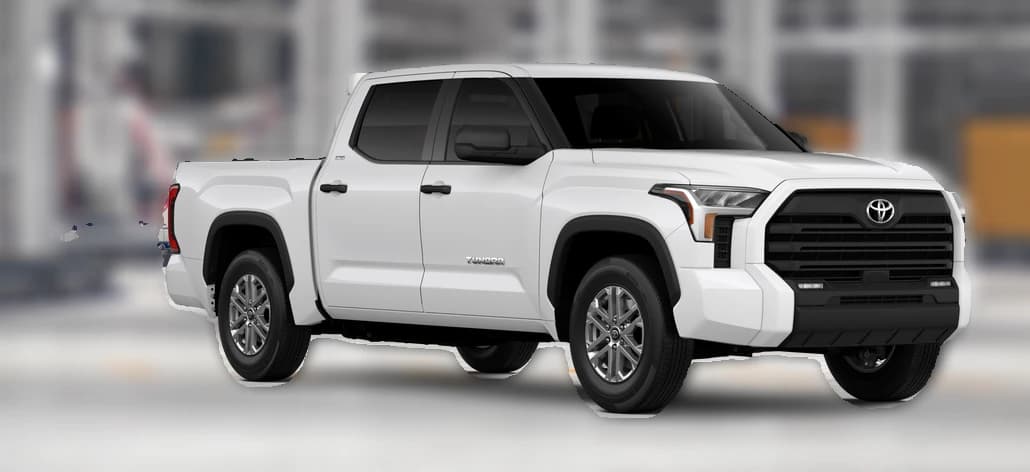 Toyota Tundra 4WD SR5 CrewMax 5.5' Bed (Natl) 2026 — side view