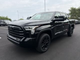 Toyota Tundra 4WD SR5 CrewMax 5.5' Bed (Natl)