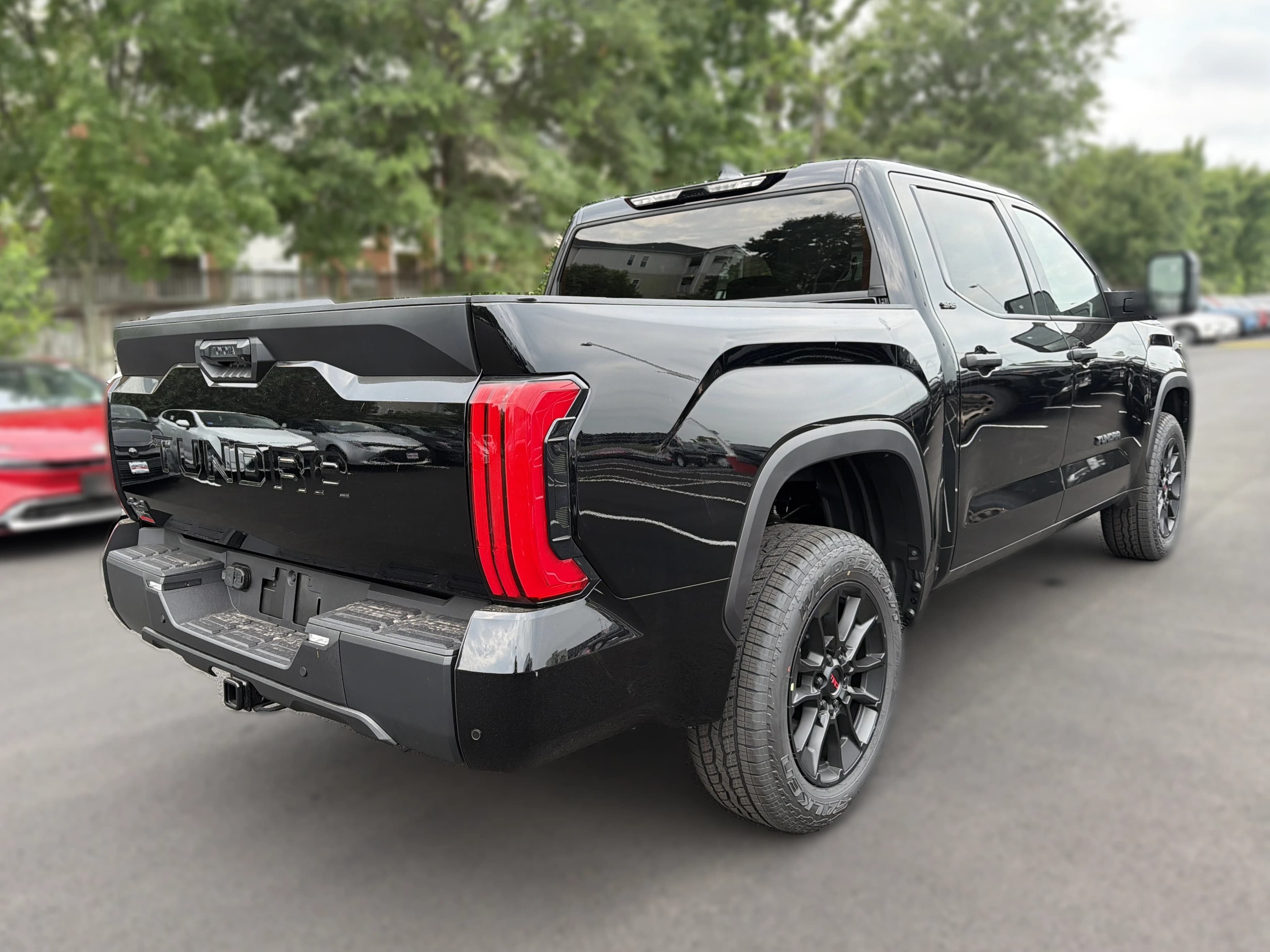 Toyota Tundra 4WD SR5 CrewMax 5.5' Bed (Natl) 2026 — side view