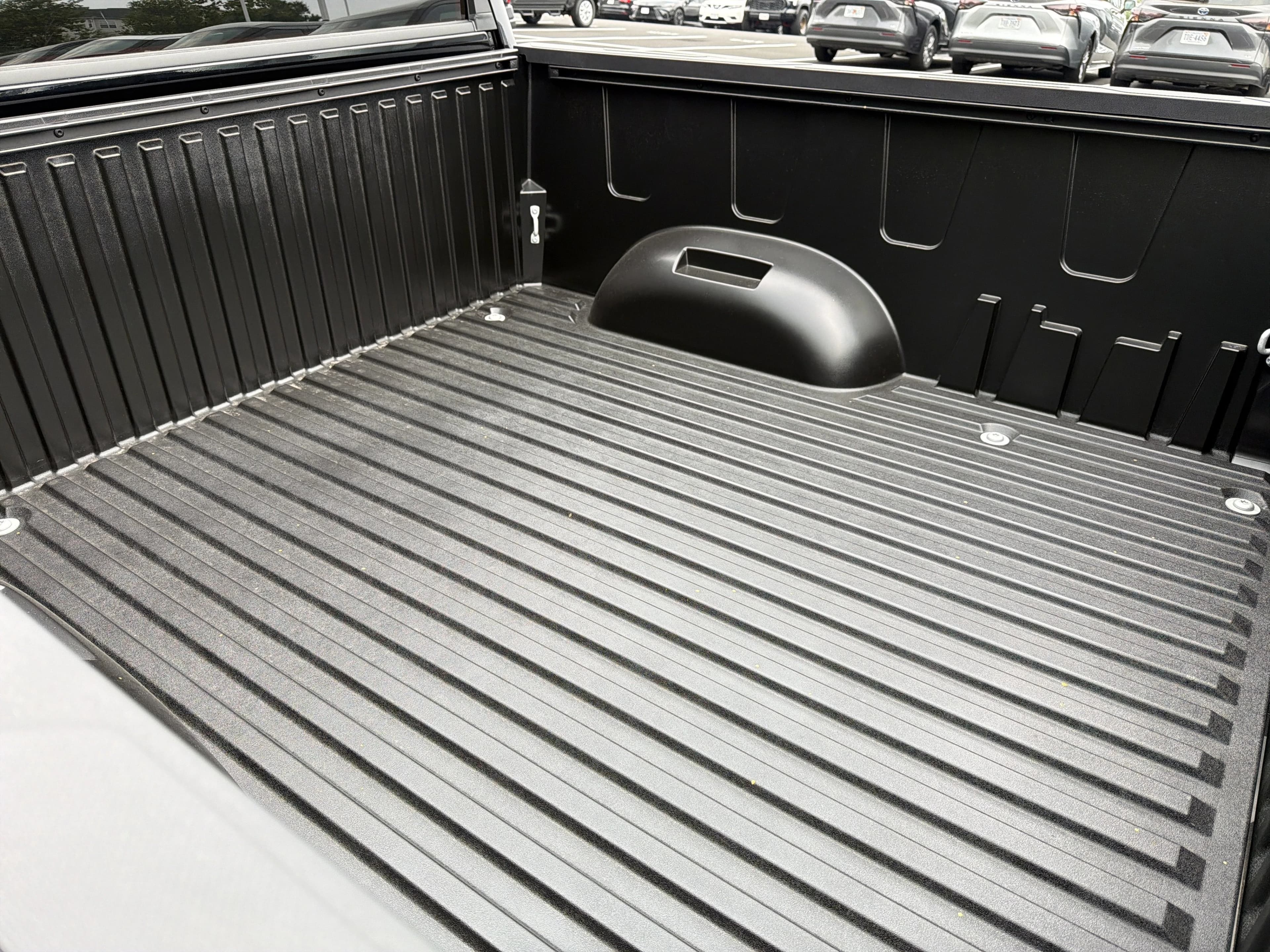 Toyota Tundra 4WD SR5 CrewMax 5.5' Bed (Natl) 2026 — side view
