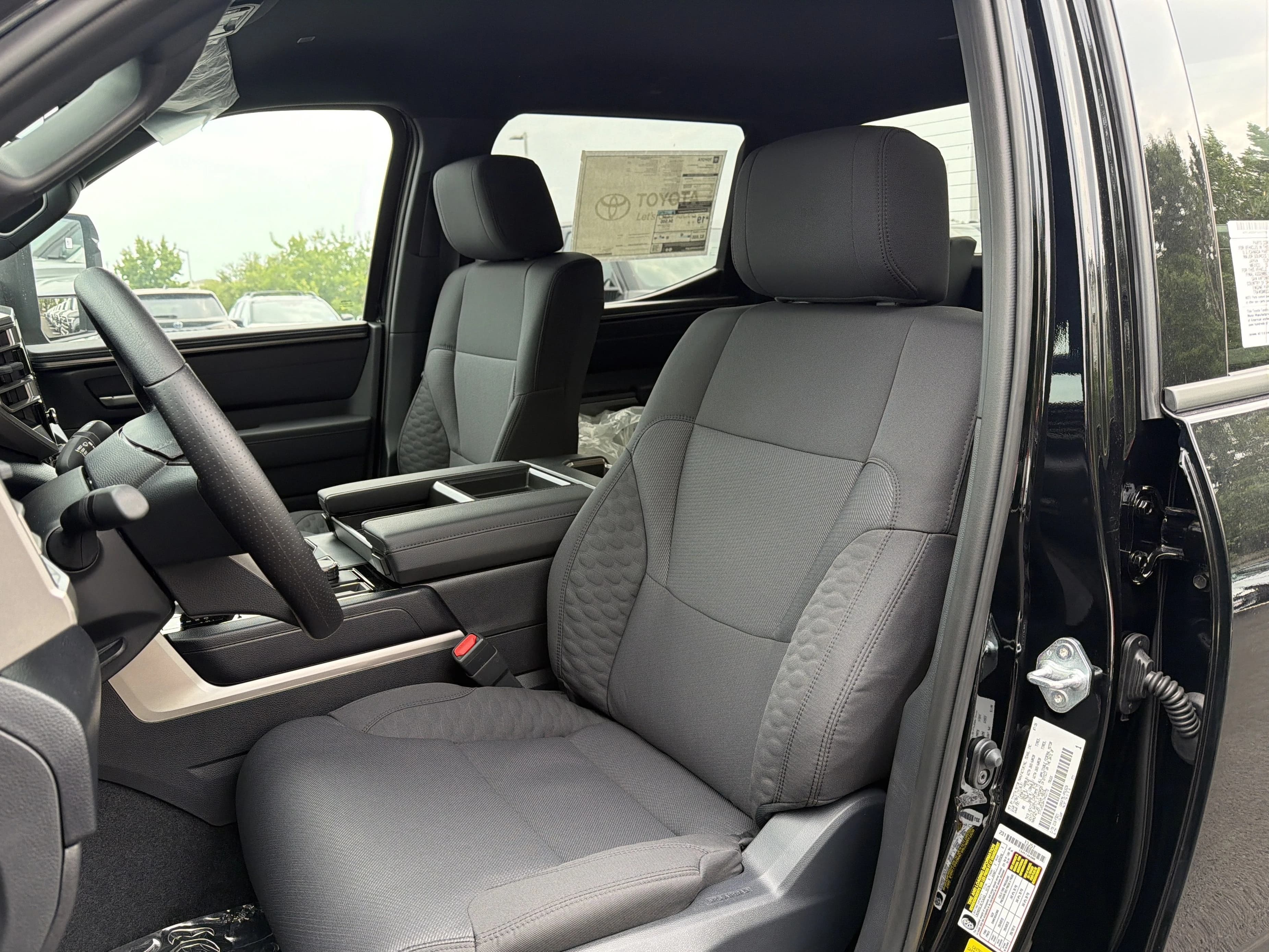 Toyota Tundra 4WD SR5 CrewMax 5.5' Bed (Natl) 2026 — side view