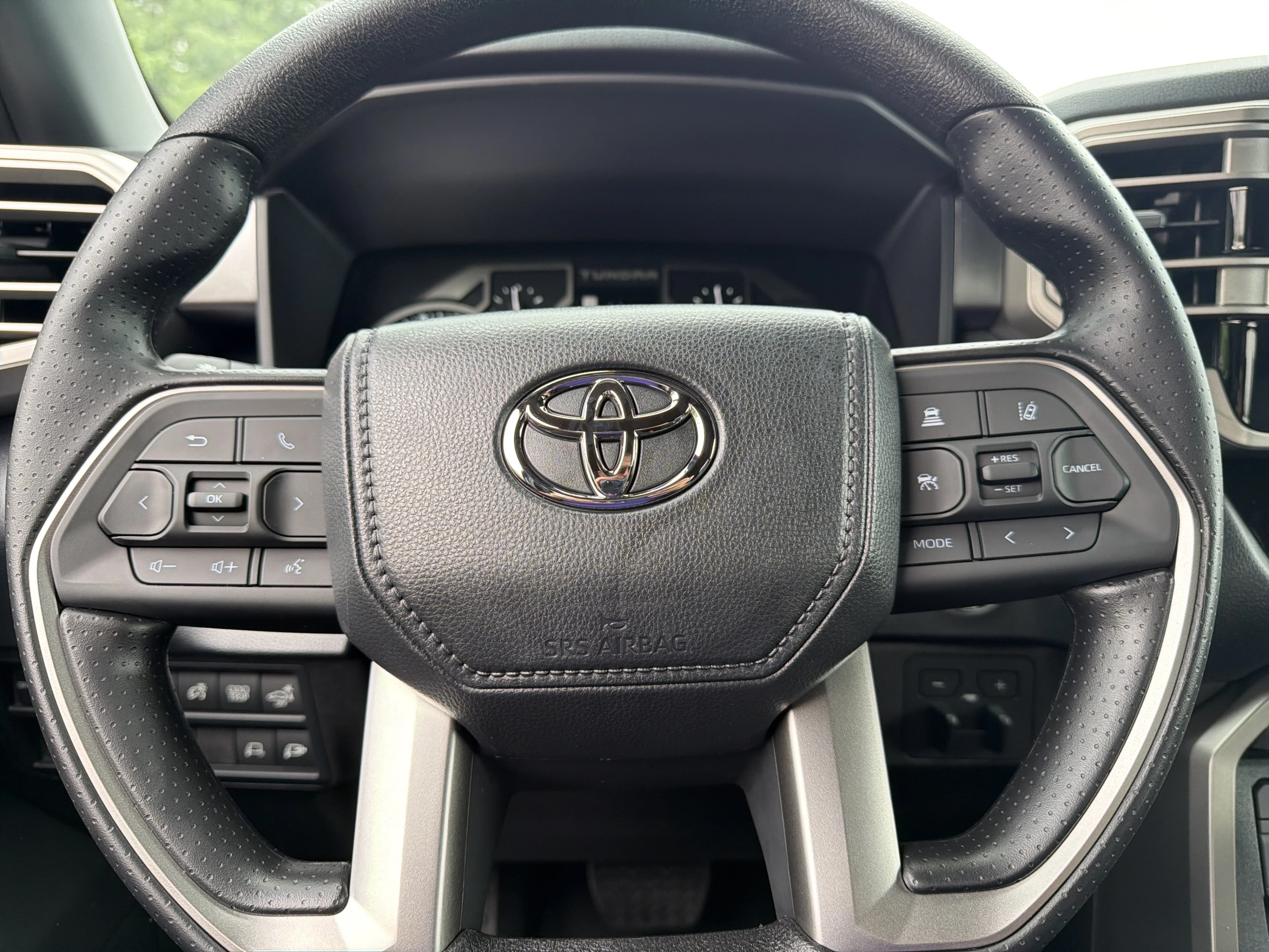 Toyota Tundra 4WD SR5 CrewMax 5.5' Bed (Natl) 2026 — side view