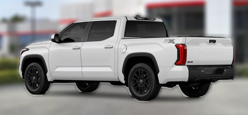 Toyota Tundra 4WD SR5 CrewMax 5.5' Bed (Natl) 2026 — side view