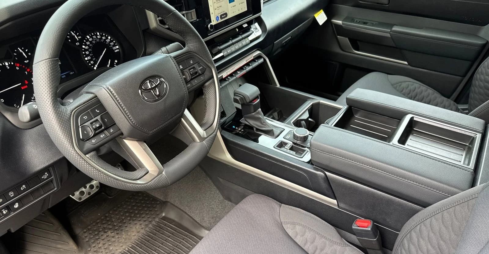Toyota Tundra 4WD SR5 CrewMax 5.5' Bed (Natl) 2026 — side view