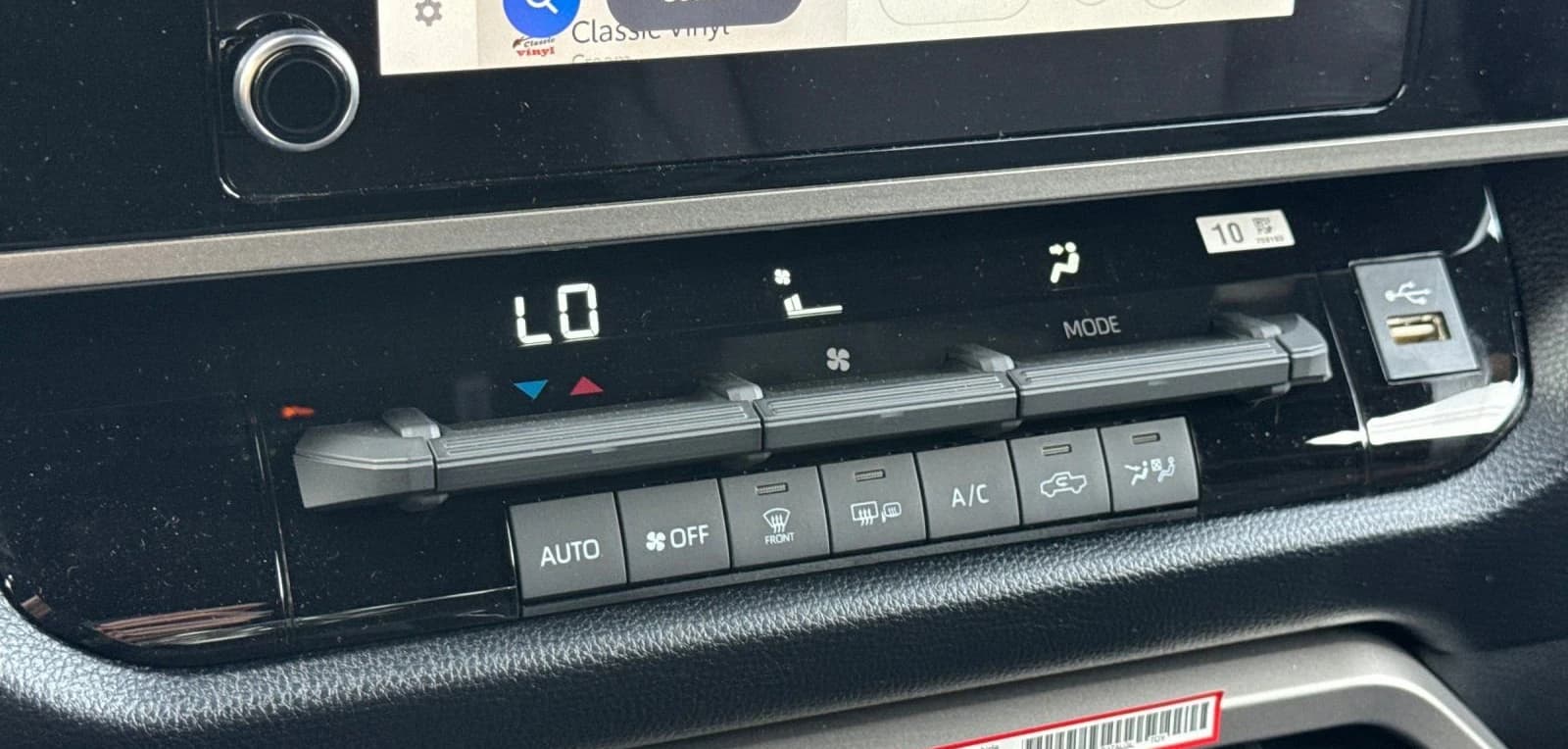 Toyota Tundra 4WD SR5 CrewMax 5.5' Bed (Natl) 2026 — side view