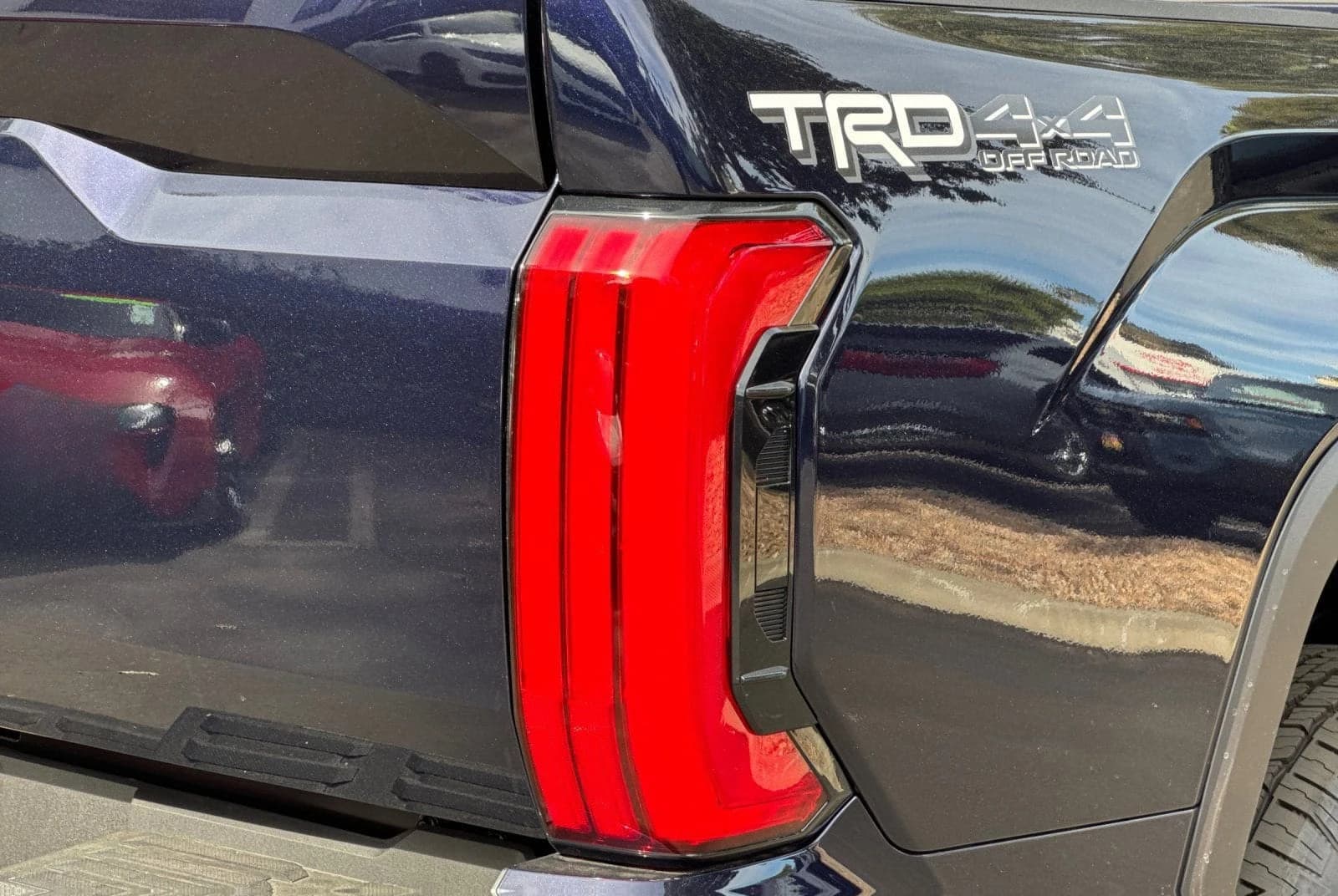 Toyota Tundra 4WD SR5 CrewMax 5.5' Bed (Natl) 2026 — side view