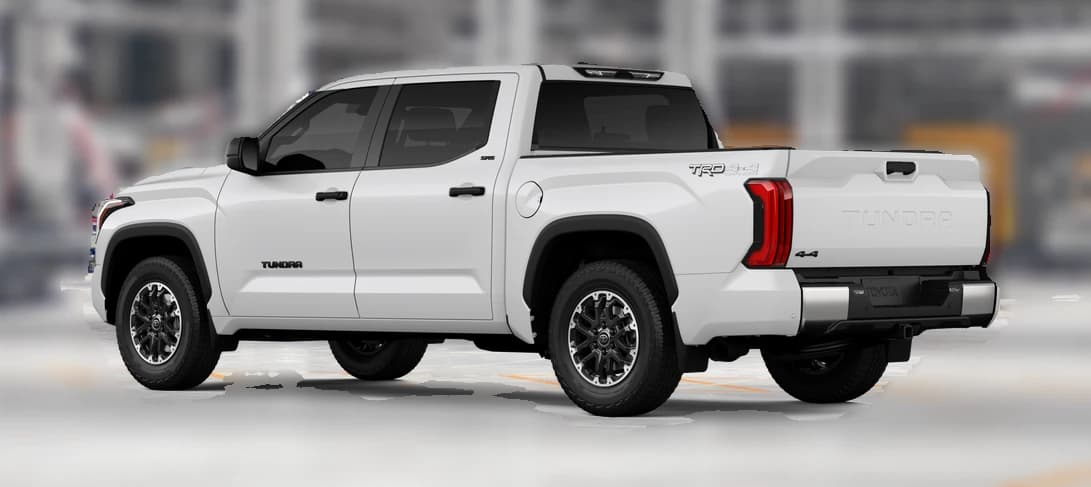 Toyota Tundra 4WD SR5 CrewMax 5.5' Bed (Natl) 2026 — side view
