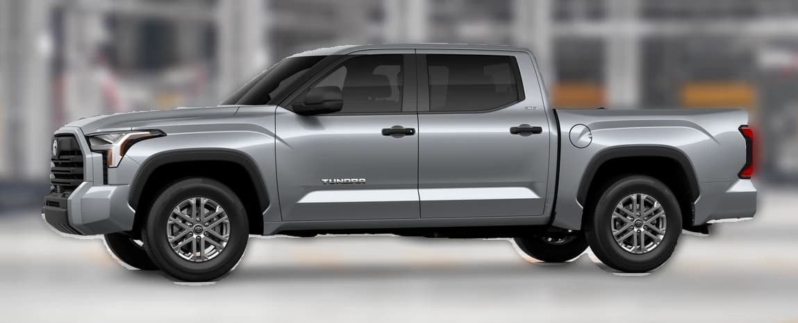 Toyota Tundra 4WD SR5 CrewMax 5.5' Bed (Natl) 2026 — side view